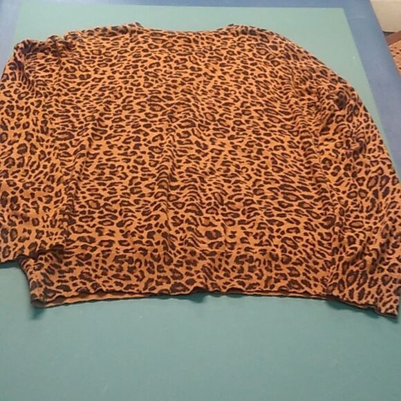 Leopard Print Women's 2X (20) Cardigan - Picture 5 of 6